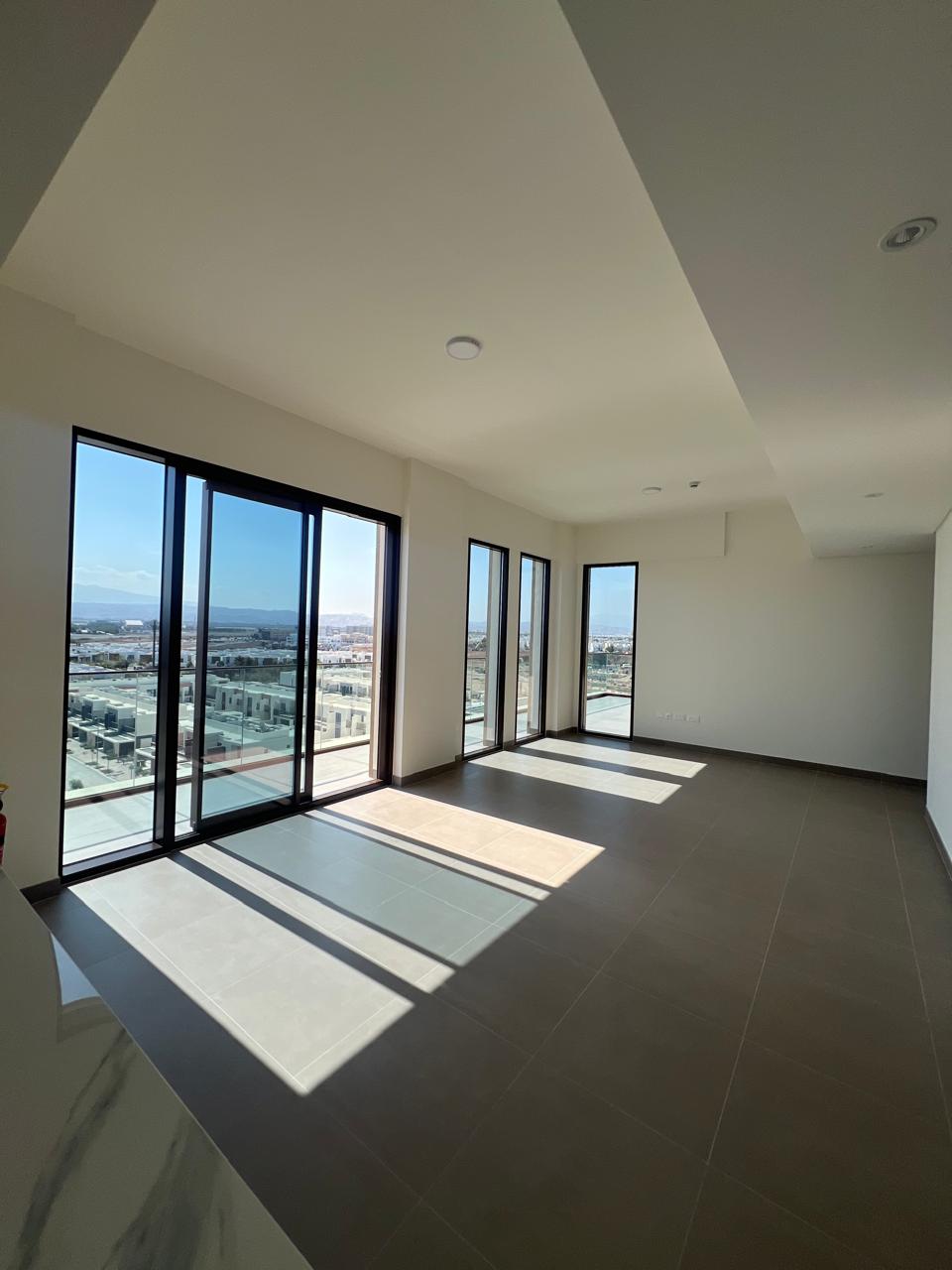 2BR с большой террасой — Al Moruj Residences, изображение 2 из 5